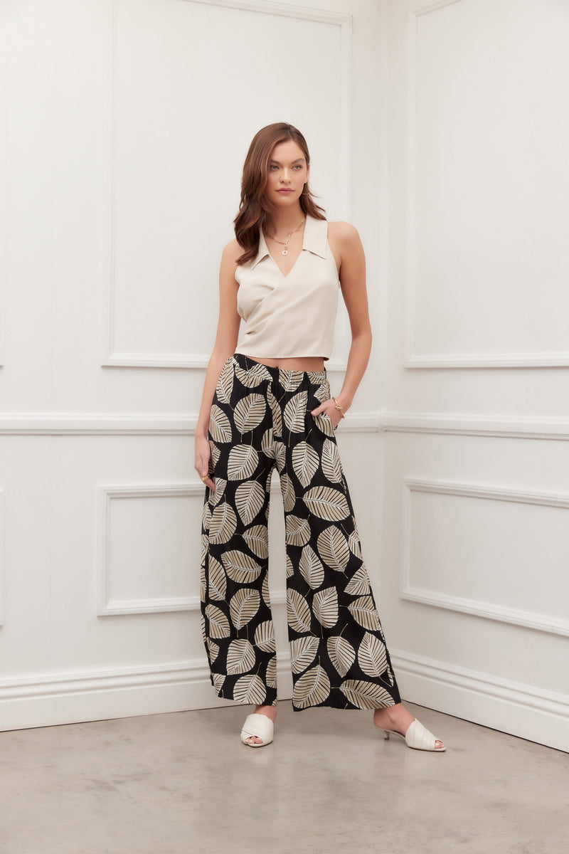 SLEEVELESS WRAP TOP
