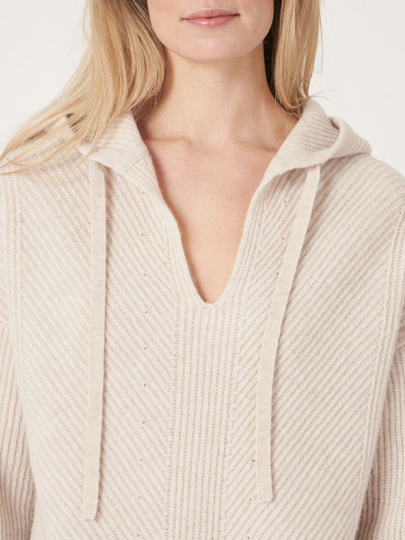 BABY WOOL V-HOODIE