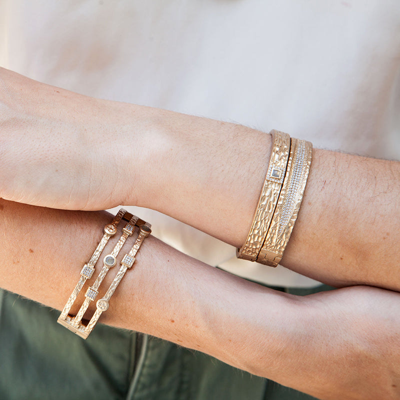 GOLD VELEN CRYSTAL INLAY BANGLE