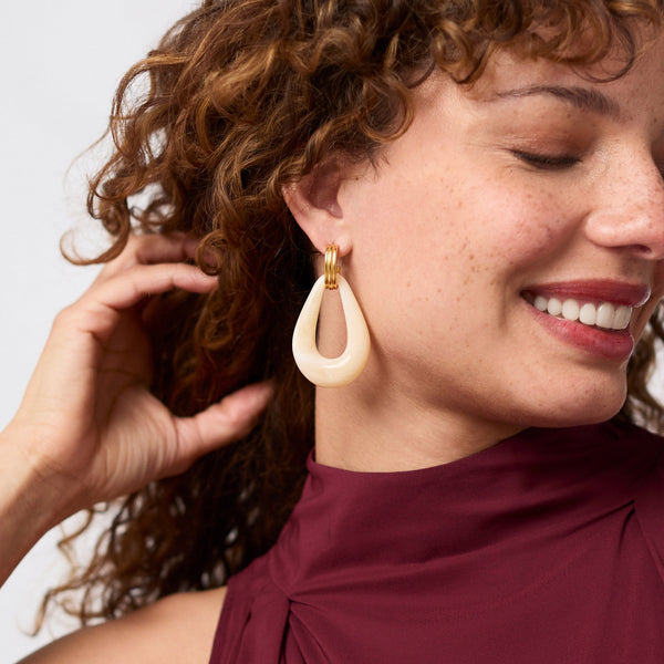 CARNABY DOORKNOCKER EARRING - IVORY