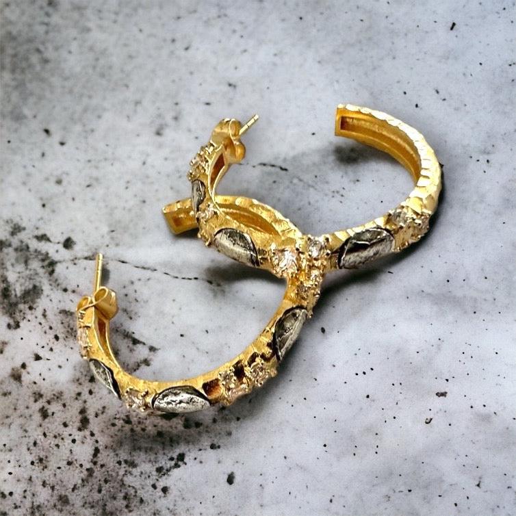 GOLD ALMA HOOPS 1.5"