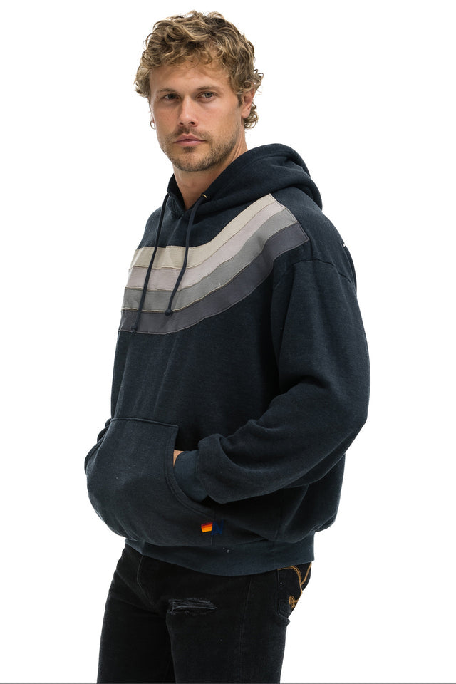 WAVE STRIPE 4 PULLOVER HOODIE RELAXED - CHAR