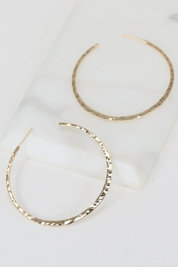 HAMMERED HOOP EARRINGS - GOLD