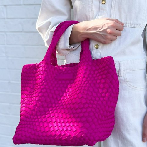 BERRY CLASSIC WOVEN TOTE