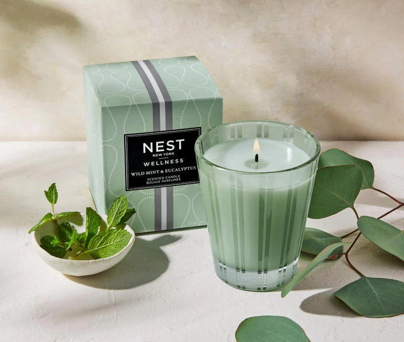 8.1 oz. WILD MINT & EUCALYPTUS CLASSIC CANDLE