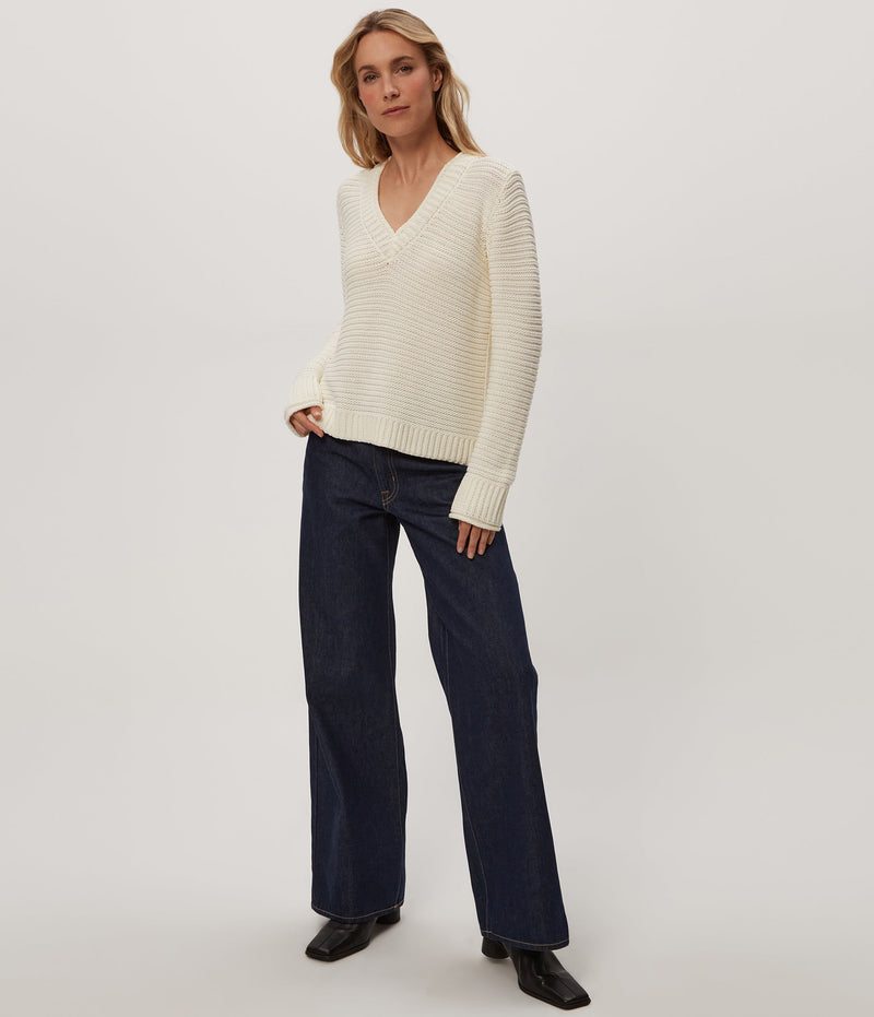 LINDA V-NECK PULLOVER - IVO