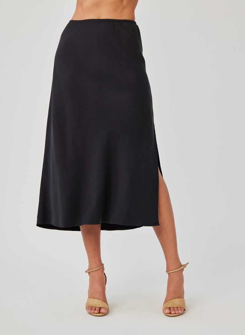 AMARA SIDE SLIT SKIRT-BLACK