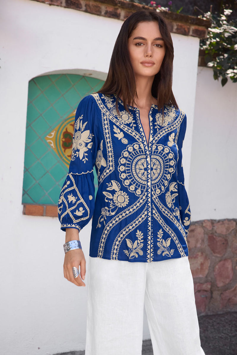 SCALLOP SLEEVE BLOUSE