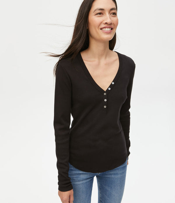 LUCY HENLEY TEE - BLACK
