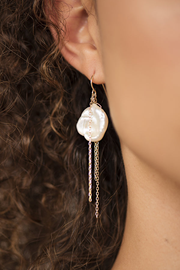 PEARL AND CHAIN EARRINGS